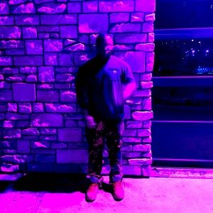 Meet your Posher, Derrick